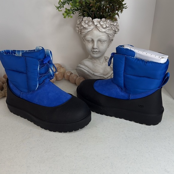 UGG Women's Classic Maxi Toggle Fashion Boot SZ 6 Blue - Picture 10 of 14